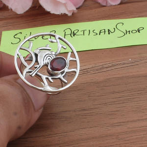 แหวนนกกระจอกประดับโกเมนสีแดงวินเทจ ตัวเรือนเงินแท้ 925 เครื่องประดับรูปนกสำหรับผู้หญิง แรงบันดาลใจจากธรรมชาติ แหวนรูปนกเลิฟเบิร์ด เดือนมกราคม - Product Image 3