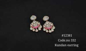 Boucles d'oreilles pendantes Kundan vertes 12381, en laiton plaqué or, motif floral ethnique, pour mariage indien, pour femmes, pour fêtes de mariage - Product Image 6