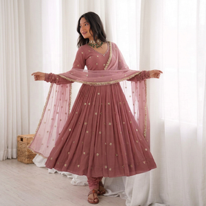 ชุดอานาร์กาลีสีชมพูสุดหรู พร้อมงานปักลายทอง ทรงหลวม สวมใส่ได้ในงานแต่งงานแบบอินเดียดั้งเดิมสำหรับผู้หญิง - Product Image 2