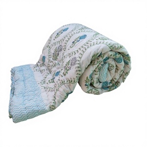 Couette d'hiver réversible en coton biologique de luxe à imprimé floral, faite à la main, garnissage en coton doux, taille King, couverture matelassée - Product Image 1