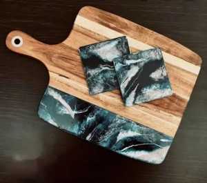 Planche de service ronde artisanale en résine et bois d'acacia, motif vague marine bleue, plateau à charcuterie circulaire en époxy, cadeau - Product Image 5