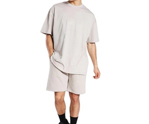 Nouvelle conception d'été, ensemble de vêtements de sport pour homme en 2 pièces, respirant, 100% polyester, avec haut à manches courtes à séchage rapide et short de sport - Product Image 1