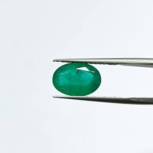 มรกตสีเขียวรูปไข่ 3.77 กะรัต จากแซมเบีย ตามแผนภูมิพลอยราตติ 4.25 - Product Image 2