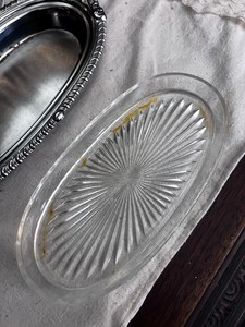 Vintage Oneida Silver Plated Butter Dish, lid and glass insert - Product Image 2