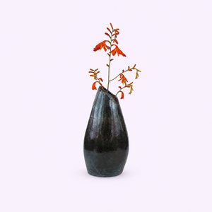 Vase à fleurs en céramique artisanale moderne et minimaliste pour la décoration de la maison et de mariage - Product Image 1