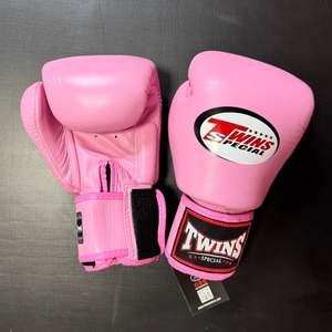 Guantes de Boxeo de Cuero Personalizados de Alta Calidad para Entrenamiento de Kickboxing y Muay Thai para Sparring de Artes Marciales - Product Image 4