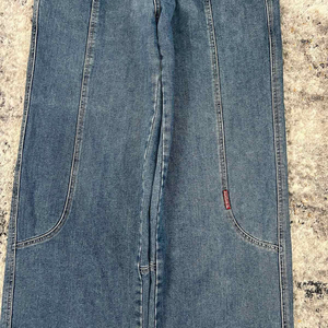Pantalon pour homme en denim délavé, coupe ample et droite, effet usé, style streetwear, logo personnalisé, multi-poches, printemps - Product Image 4