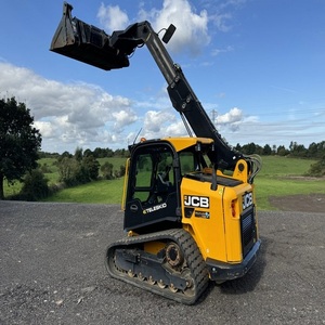 Chargeuse compacte JCB 3TS-8T pour travaux de construction lourds, offrant des performances puissantes et une maniabilité polyvalente pour les chantiers exigeants - Product Image 1