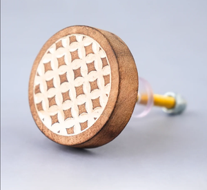 Perilla de armario cuadrada de madera de latón dorado hecha a mano para tocadores, cajones, dormitorios, salas de estar, hoteles - Product Image 5