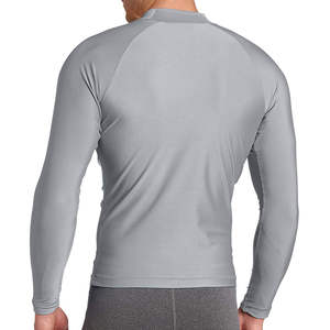 Camiseta de compresión de manga larga para hombre y mujer con logo personalizado, para surf y deportes, de secado rápido, para prevención de erupciones cutáneas. - Product Image 3