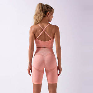 Conjunto Deportivo Rosa: Sujetador Deportivo de Alto Soporte y Pantalones Cortos de Ciclismo, Ropa de Yoga Transpirable con Malla Ecológica y Almohadillas Removibles - Product Image 2