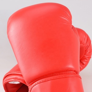 Gants de boxe professionnels en cuir PU 14 oz avec logo personnalisé, motif imprimé rouge et noir, tailles personnalisables en usine, pour arts martiaux - Product Image 5