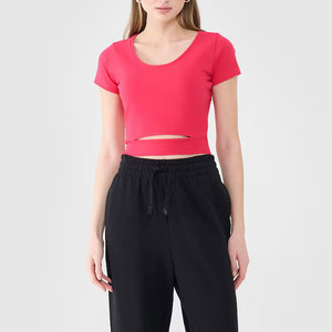 เสื้อครอปท็อปผ้าริบสำหรับออกกำลังกาย ดีไซน์ตัดเย็บแบบใหม่สำหรับผู้หญิง สีสันตามสั่ง ความยาวครอป  พร้อมกางเกงเข้าชุด - Product Image 3