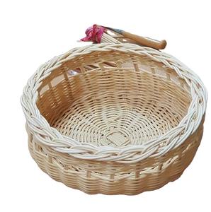 El fantástico cuenco de ratán, muy solicitado, realza cualquier mesa con tonos tierra y curvas elegantes que nunca pasan desapercibidas. - Product Image 1