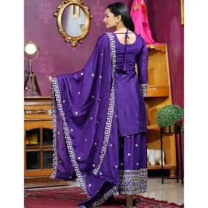 Costume de créateur brodé Chinon Sharara avec broderie séquentielle Vêtements indiens et pakistanais - Product Image 5