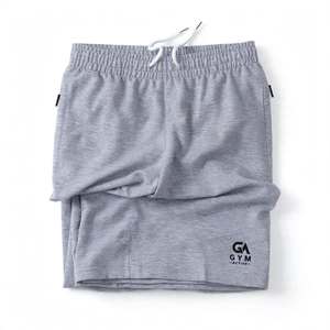 กางเกงขาสั้นเบอร์มิวด้าสีพื้นสำหรับผู้ชาย ยี่ห้อ GYM Active ผลิตจากโพลีเอสเตอร์ แห้งเร็ว ระบายอากาศได้ดี เหมาะสำหรับวิ่ง ออกกำลังกาย เล่นกีฬา ใส่ได้ในช่วงฤดูร้อน เนื้อผ้าบางเบา - Product Image 3