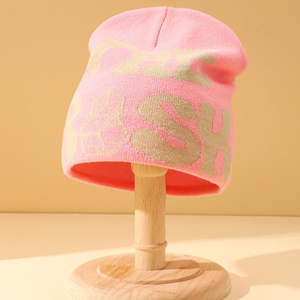 Bonnet tricoté unisexe OEM personnalisé de haute qualité 100 % acrylique, avec étiquette tissée teinte à la lettre, pour l'hiver, le ski et le pêcheur, modèle adulte courant - Product Image 3