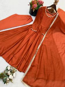 Vestido Anarkali de Seda Vichitra de Lujo, Listo para Usar, con Pantalón Palazzo y Dupatta - Product Image 3