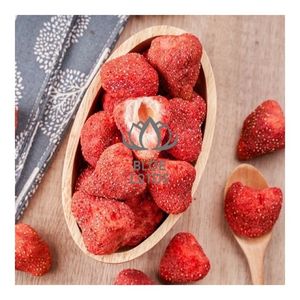PRODUIT PHARE 2026 Fraise lyophilisée pour acheteurs en gros et usage domestique, fruit tropical pur, sûr et propre, collation de fruits déshydratés Pk S - Product Image 1