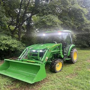 En stock pour John Deere 3039R 35HP 4x4 Tracteur agricole à transmission par engrenages avec boîte de vitesses et pompe centrale - Livraison rapide Prix de gros - Product Image 1