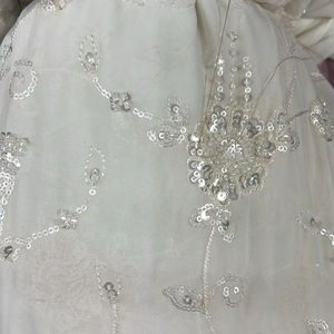 Tela Brillante No Tejida de Primera Calidad con Textura Suave y Brillo Elegante para Vestidos, Kurtis, Saris, Bodas y Accesorios - Product Image 1