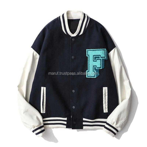 Chaqueta de Invierno Personalizada MSWVJ121 con Bordado de Chenille en la Parte Delantera y Trasera, Mangas Rosa Bebé, Cuello Alto de Lana Blanca y Cierre con Botones de Cuerno - Product Image 3