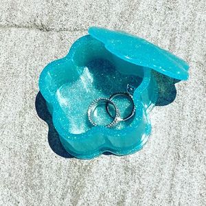 Boîte à bijoux en résine de qualité supérieure avec un design artisanal unique pour une gestion sécurisée de la collection de bijoux - Product Image 6