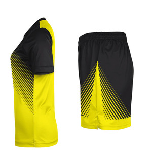Ensemble maillot et short de football personnalisés, uniforme de football par sublimation, vêtements de sport à séchage rapide pour équipe, entraînement et match, usine OEM - Product Image 3
