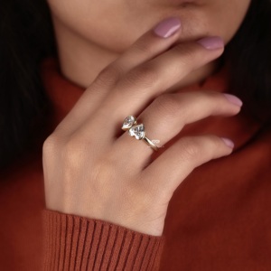Anillo de compromiso Toi Et Moi de oro de 14K con diamante en forma de corazón y pera, engaste de bisel, 3.25 TCW, certificado IGI, joyería nupcial minimalista, venta al por mayor, personalizado - Product Image 4