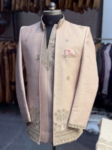 Sherwani pour homme avec broderie dorée pour mariage, tenue traditionnelle indienne et pakistanaise, coupe classique - Product Image 2
