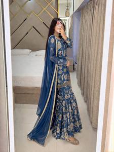 Conjunto de Kurta Azul Marino con Estampado Floral y Adornos Dorados para Mujer, Estilo Tradicional Indio-Pakistaní, Largo hasta el Suelo, para Todas las Temporadas - Product Image 2
