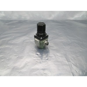 SMC AR30-NO3E-Z, Régulateur, 3/8 PT, Manomètre, 7-125 - Équipements et pièces semi-conductrices de renommée mondiale à la fois fiables et d'origine - Product Image 3