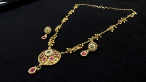 Conjunto de Collar y Pendientes Chapados en Oro para Mujer TISHYA DIAMOND con Piedras de Rubí, Corte Brillante Redondo, Joyería Étnica de Aleación para Boda - Product Image 2