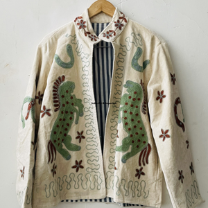 Chaqueta de algodón Suzani hecha a mano en India, chaqueta corta bordada a mano, abrigo unisex, chaqueta corta Suzani hecha a mano - Product Image 2