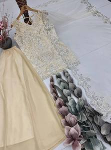 ชุดสาหรี่กีออร์เจตต์สีงาช้าง ปักลายด้วยผ้าดูปัตตา ทรงเข้ารูป ชุดอินเดีย-ปากีสถานแบบดั้งเดิม สำหรับงานแต่งงานและงานปาร์ตี้ - Product Image 5