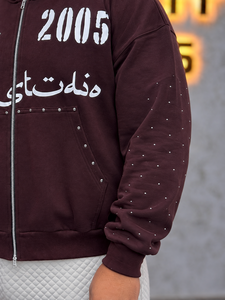 Sweat à capuche oversize pour homme, couleur bordeaux, en molleton de coton, fermeture éclair intégrale, style streetwear, avec strass et imprimé calligraphie arabe, design 2005 - Product Image 3