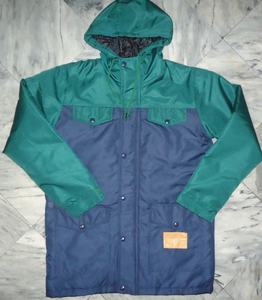 Chaqueta Deportiva Personalizada con Capucha, Logotipo Bordado, Forro de Malla, Cortavientos para Hombre y Mujer - Product Image 1