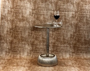 Table de bar moderne avec base texturée côtelée, plateau poli, design de piétement stable, gain de place, pièce d'appoint pour intérieurs élégants - Product Image 6