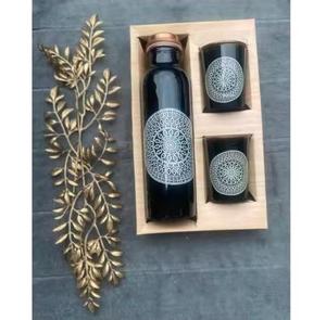 Juego de Regalo de Botella de Cobre con Mandala de Chakra Negro, Botella de Cobre con Estampado de Geometría Espiritual, Dos Vasos de Cobre a Juego, Caja - Product Image 1