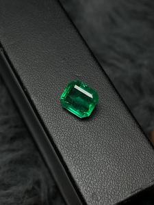 Émeraude naturelle de Zambie, forme octogonale ovale, véritable pierre précieuse verte intense pour la fabrication de bijoux - Product Image 4