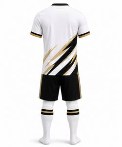 Ensemble de football haut de gamme avec graphismes sublimés, maillot athlétique à col en V, short coordonné, 100 % polyester respirant - Product Image 6