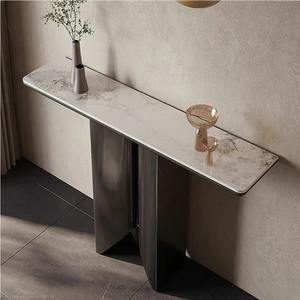 Table de porche moderne de luxe avec surface aspect marbre blanc et piédestal géométrique en acier inoxydable pour usage hôtelier - Product Image 6