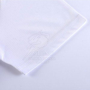 Ensemble complet d'uniformes de football professionnels, fabriqué en tissu mesh respirant, léger et durable, pour l'entraînement et les matchs - Product Image 3