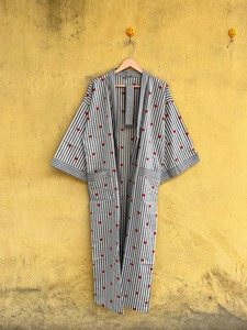 Bata Larga Premium para Mujer con Estampado de Corazones a Rayas, Cuello en V, Manga Larga, 100% Algodón Tejido, Casual, Ecológica, Estilo Kaftán, para Primavera - Product Image 4
