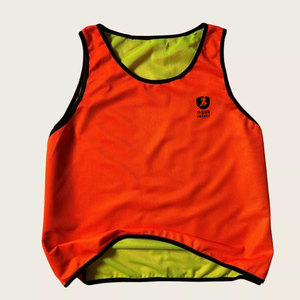 Chaleco de fútbol elegante, tela de malla duradera, ajuste cómodo, ideal para partidos de práctica y sesiones de entrenamiento. - Product Image 1
