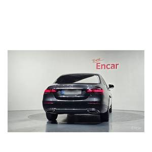 Mercedes-Benz E350 4MATIC Avantgarde Clase E 2022 con Volante a la Izquierda, Caja de Cambios Automática, Asientos de Cuero, Cámara Trasera - 30,455 Kms - Product Image 4