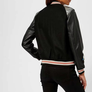Chaqueta Universitaria Negra con Mangas Brillantes y Ribete a Rayas Naranja y Blanco, Logotipo Personalizado - Product Image 2