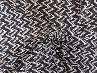 Tissu brodé géométrique Chevron de luxe en promotion – Matière en coton noir de haute qualité avec motif zig-zag cordonné blanc