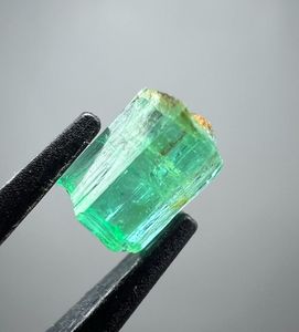 หยกธรรมชาติแบบหยาบจากเหมืองปัญชีร อัฟกานิสถาน เขนจ์ คามาร์ ซาเฟด ไม่ผ่านการปรับแต่ง เหมาะสำหรับการเจียระไน - Product Image 3