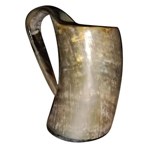Chope en corne de Viking |   Mug en corne naturelle gravé sur mesure |   Mug en corne de buffle, cadeau médiéval et fantastique pour Noël - Product Image 3